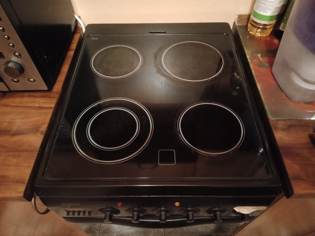 Плита с духовым шкафом GORENJE,стекло вклеивается сверху,до замены стекла.jpg Плита с духовым шкафом GORENJE,стекло вклеивается сверху,до замены стекла.jpg