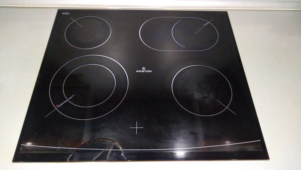варочная панель фирмы Ariston 520х590 с утятницей до замены.jpg варочная панель фирмы Ariston 520х590 с утятницей до замены.jpg