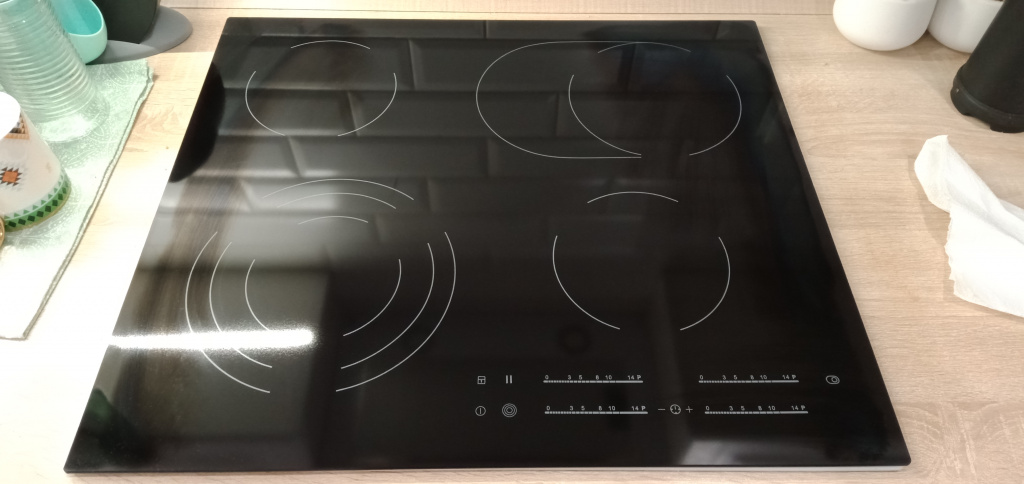 Панель варочная ELECTROLUX,белая стеклокерамика,спиральный нагрев,520х590,после замены.jpg Панель варочная ELECTROLUX,белая стеклокерамика,спиральный нагрев,520х590,после замены.jpg