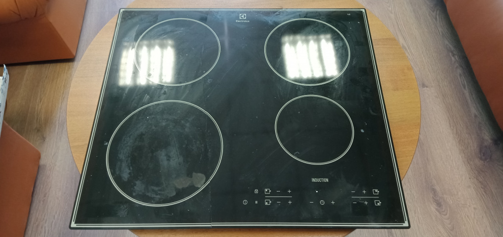Electrolux,индукционная варочная панель в классическом исполнении,размер стекла 590х520 мм,до замены.jpg Electrolux,индукционная варочная панель в классическом исполнении,размер стекла 590х520 мм,до замены.jpg