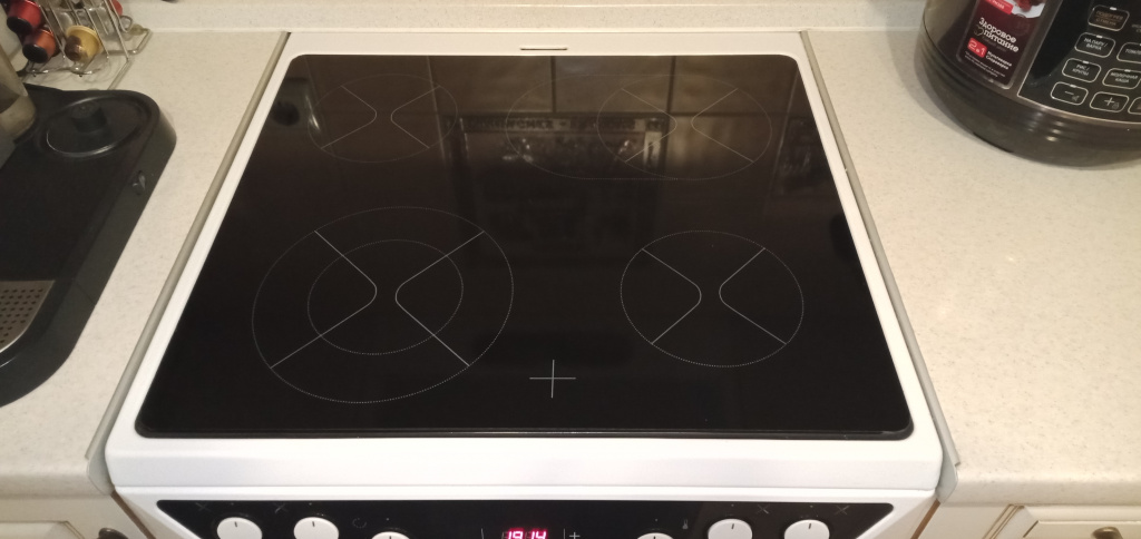 Gorenje,плита с духовым шкафом,спиральный нагрев,стекло размером 560х495 мм.после замены.jpg Gorenje,плита с духовым шкафом,спиральный нагрев,стекло размером 560х495 мм.после замены.jpg