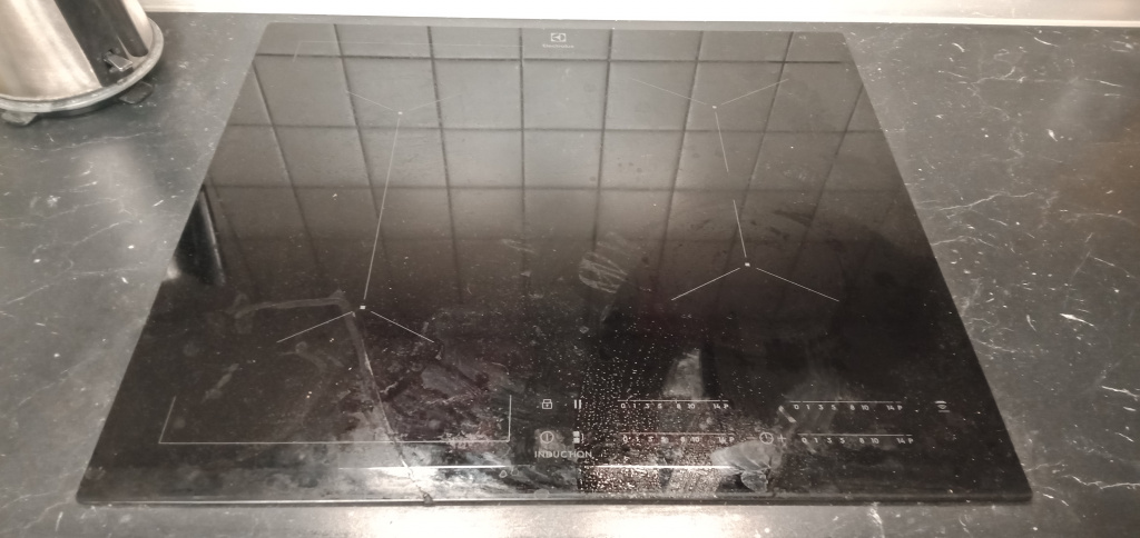Electrolux,индукционная варочная панель,размер 590х520 мм,мост,до замены.jpg Electrolux,индукционная варочная панель,размер 590х520 мм,мост,до замены.jpg