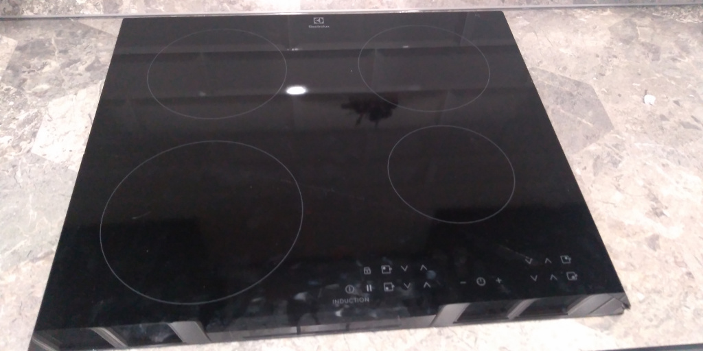 Варочная независимая панель ELECTROLUX INDUCTION 590x520 до замены стекла.jpg Варочная независимая панель ELECTROLUX INDUCTION 590x520 до замены стекла.jpg