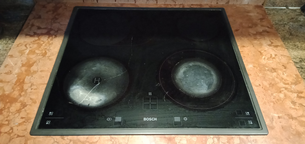 Варочная панель Bosch зависимая с галогеновой конфоркой до замены.jpg Варочная панель Bosch зависимая с галогеновой конфоркой до замены.jpg