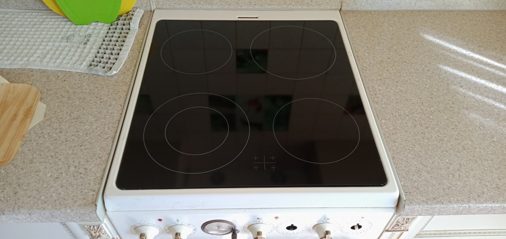 Плита Gorenje с духовым шкафом,стекло вклеивается сверху,наше стекло(2021).jpg Плита Gorenje с духовым шкафом,стекло вклеивается сверху,наше стекло(2021).jpg