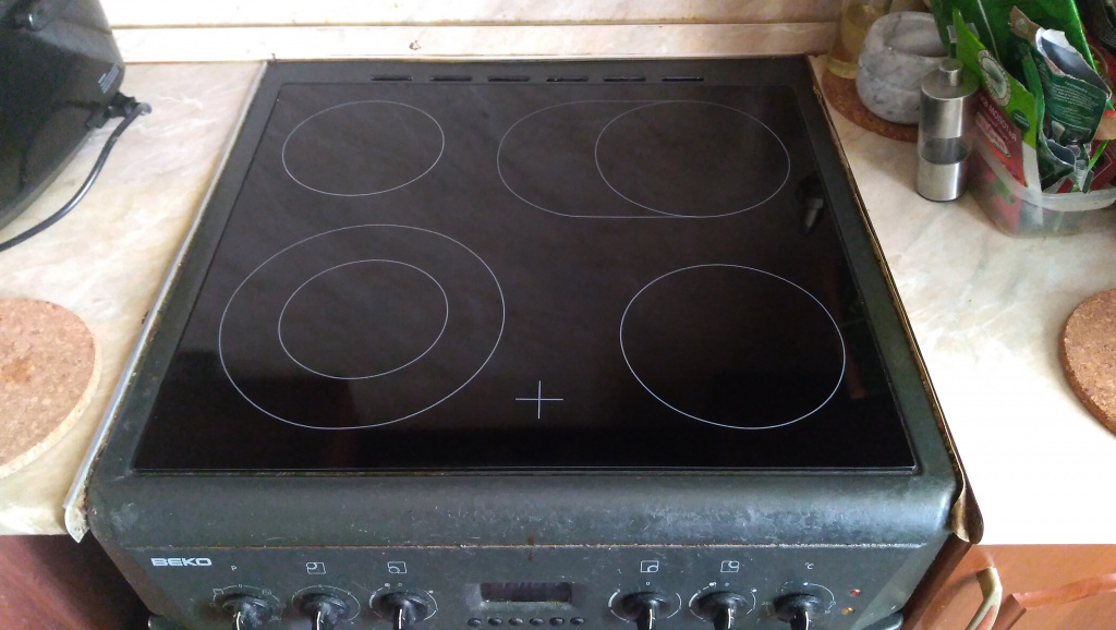 плита с духовкой BEKO после замены стекла.jpg плита с духовкой BEKO после замены стекла.jpg