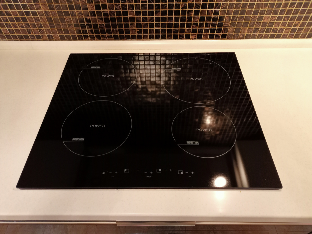 Варочная панель KAISER induction,размер стекла 590х520,после замены стекла.jpg Варочная панель KAISER induction,размер стекла 590х520,после замены стекла.jpg